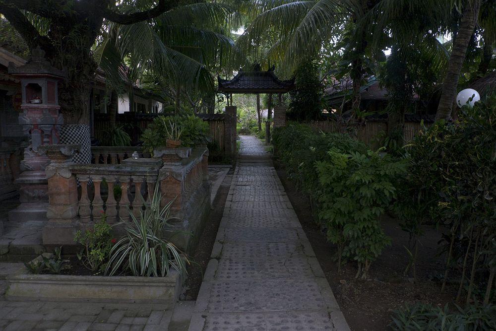 Segara Anak Bungalow & Restaurant Kuta  Dış mekan fotoğraf