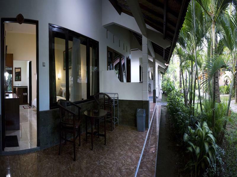 Segara Anak Bungalow & Restaurant Kuta  Dış mekan fotoğraf