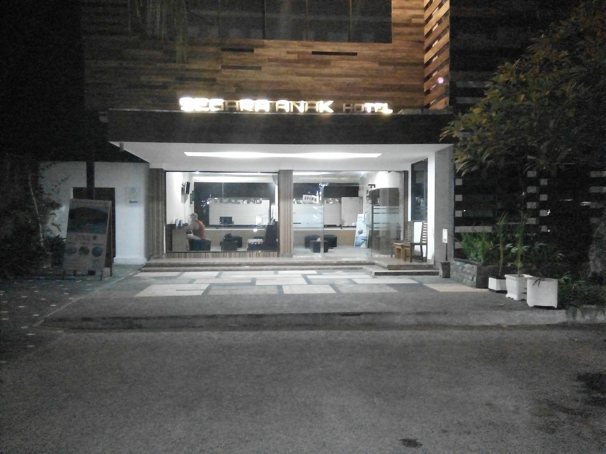 Segara Anak Bungalow & Restaurant Kuta  Dış mekan fotoğraf